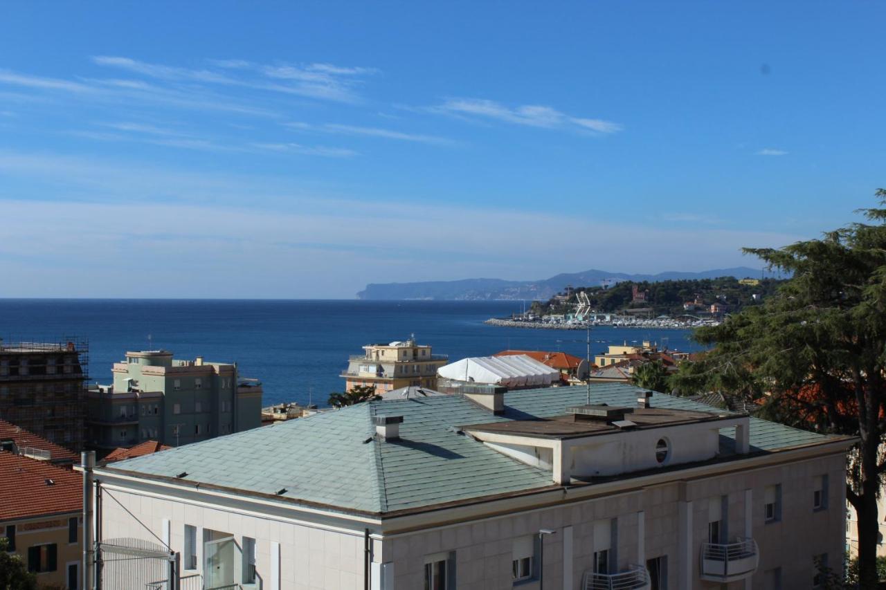 Hotel Palace Varazze Buitenkant foto