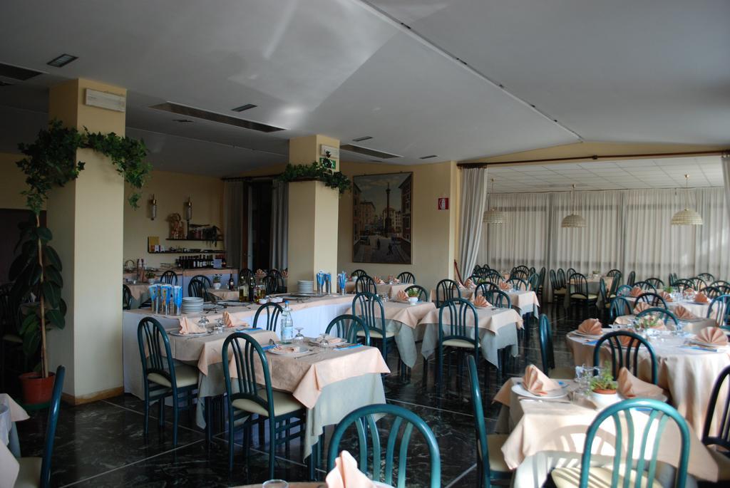 Hotel Palace Varazze Buitenkant foto