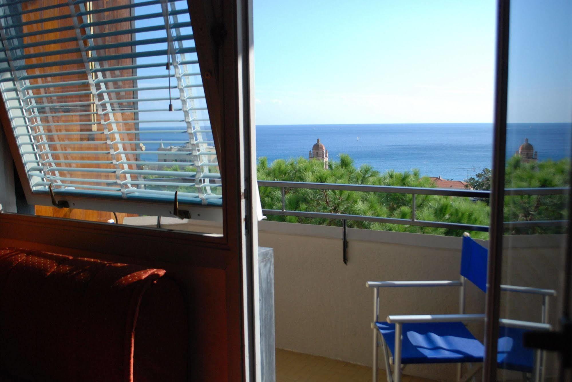 Hotel Palace Varazze Buitenkant foto
